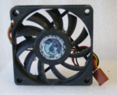 Kuehlerluefter 70x70x15mm 12V 3 Pins  PC Computer Gehaeuse - Bild 1 von 3