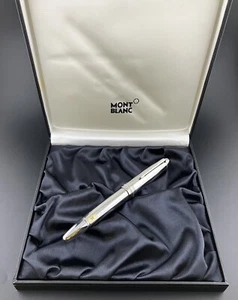 Montblanc Meisterstück LeGrande 23146 Fountain Pen Solitaire NOS 18K Medium Nib - Picture 1 of 18