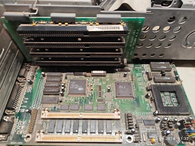 Socket 3 LPX Acer A1G4 Series Motherboard (ALi M1429) from Acer Acros 486 PC - Image 1 of 4