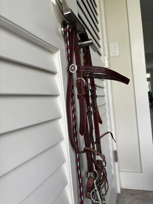 New Weaver Western Concho Horse Bridle, Copper Snaffle Bit & Weaver Loop Reins - Image 1 of 4