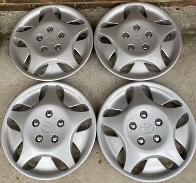 Toyota Avalon CS-X. 1999-2000...15""... Tapacubos X 4. Foto 1 de 4