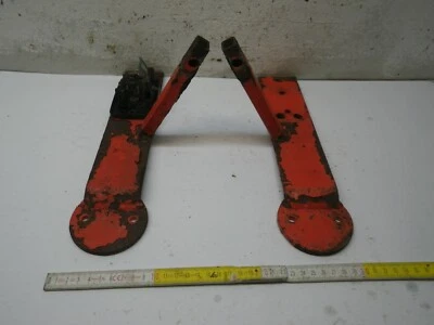 Scheinwerfer Blinker  Halter Motorhaube Hako Trac 1600D bis 2750DA  - Bild 1 von 3