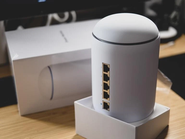 Package: Ubiquiti UniFi Dream Machine (UDM) WITH UniFi 6 Lite WAP Access Point - Image 1 of 1