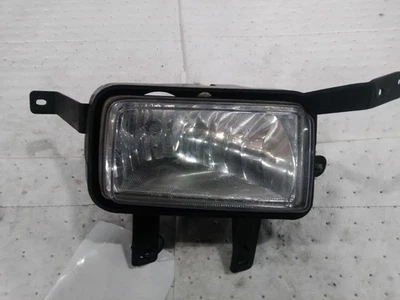 Luz de conducción usada se adapta a: Chevrolet Suburban 1500 2017 montado en parachoques antiniebla Foto 1 de 4