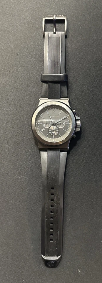 Reloj cronógrafo Michael Kors Dylan 48 mm MK8206 negro/negro correa de goma para hombre Foto 1 de 4