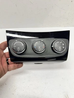 Chrysler 200 Dodge Avenger 2010-2014 unidad de control de clima aire acondicionado P55111888AI OE T11 Foto 1 de 4