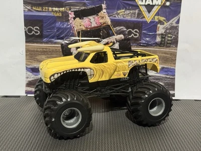 Hotwheels Monster Jam 1/24 Bulldozer Tan DieCast Truck Very Rare El Toro Bull GC - Image 1 of 4