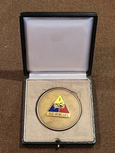 Vietnam era 1st Armored Boxed Presentation Medal / LTC. G.W. McGovern - Picture 1 of 3