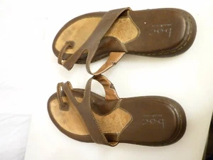 BOC Brown Slide On Sandals with Toe Strap 9M - Bild 1 von 4