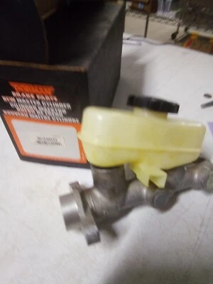 Brake master cylinder for Ford Taurus 04-07 Mercury Sable 04-05 M630437 MC390813 - Image 1 of 4