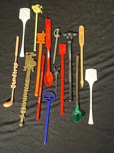 Set of 15 Vintage Las Vegas Stir Sticks Plastic Riviera Sandtrap Playboy - Picture 1 of 4