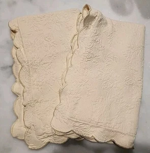 Vintage 100% Cotton PALE YELLOW MATELASSE KING SHAMS 21" X 36" Floral Cottage - Picture 1 of 7