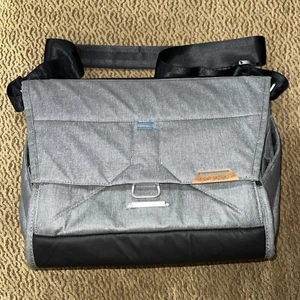 Peak Design Everyday Messenger Bag 15" (Ash) Plus Extra Pouch - Picture 1 of 12