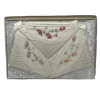 3 Pañuelos antiguos de colección para damas bordes de ganchillo bordados florales LEER Foto 1 de 4