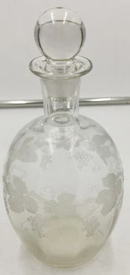 Wasserkrug Karaffe Gravur Wein Weinrebe alt antik vintage aus Glas - Bild 1 von 4