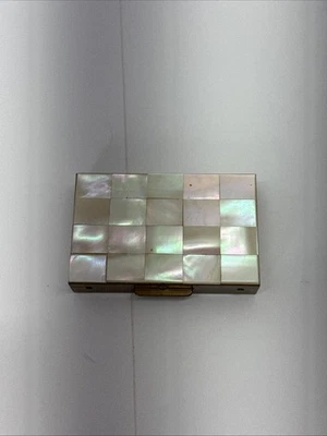 Barra de pastillas vintage de madreperla con insertos originales 2,75”Lx1,75”Wx.5”H Foto 1 de 3