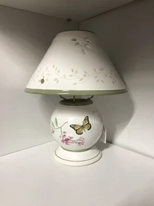 Lenox Butterfly Meadow Teelichtlampe mit Schirm  - Bild 1 von 6
