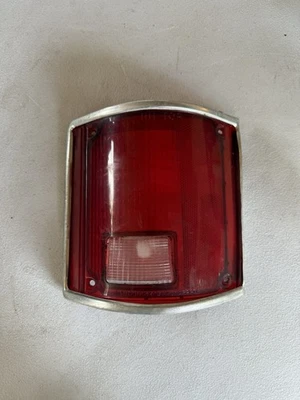 Lente de luz trasera para camioneta Chevy GMC 1973-91 lado derecho del pasajero con cromo EE. UU. Foto 1 de 4