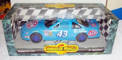 American Muscle Bobby Hamilton #43 STP 1:18 庞蒂亚克大奖赛 1996 年小蓝 — 第 1/4 张图片