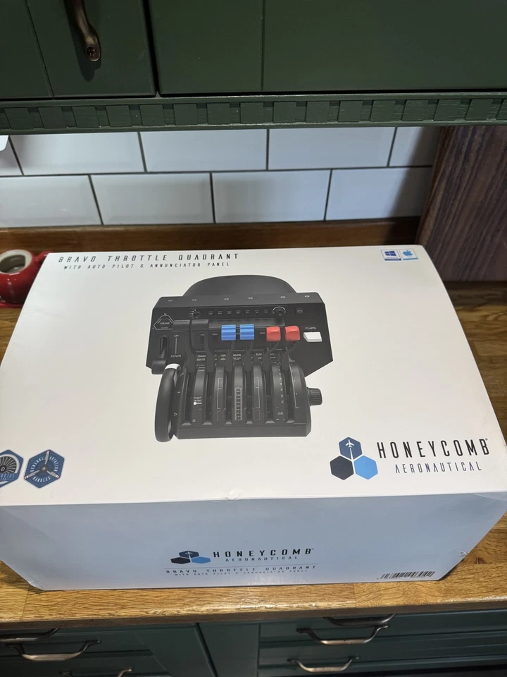 Honeycomb Aeronautical Bravo Throttle Quadrant Controller with Extras - Image 1 of 4