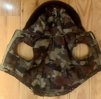 Chaqueta acolchada reversible camuflada SIMPLY DOG con capucha recortada de piel sintética PEQUEÑA Foto 1 de 4