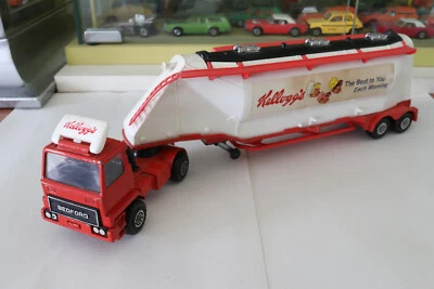 Matchbox Superkings K-3 Bedford TM Grain Carrier Kelloggs Red/White - Image 1 of 4