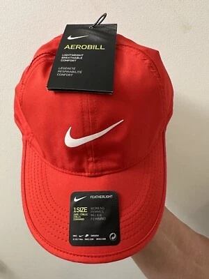NIKE женщин теннис Featherlight DRI-FIT крышка/шляпа университета красный 679424-657 (новый с Ярлыками) - Изображение 1 из 4