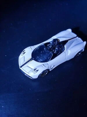 Hot Wheels 1:64 2020 Roadsters Mazda MX-5 Miata Car - Image 1 of 4