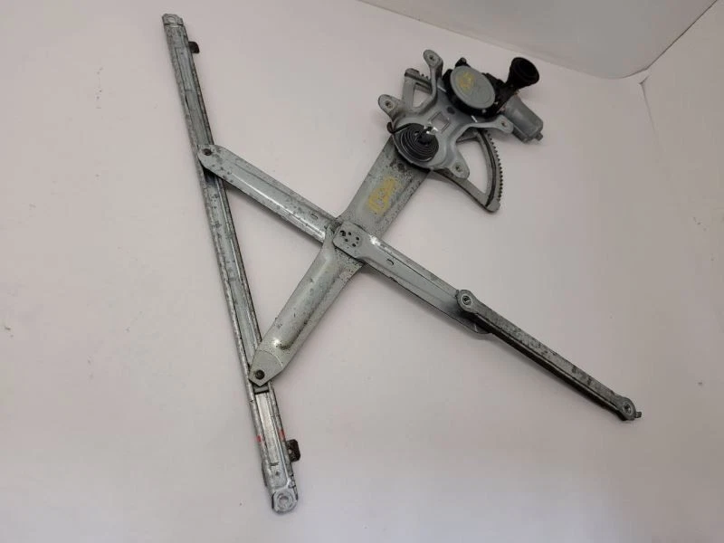 2004-2010 TOYOTA SIENNA Passenger Front RH Window Regulator Electric 69801AE010  Foto 1 de 4