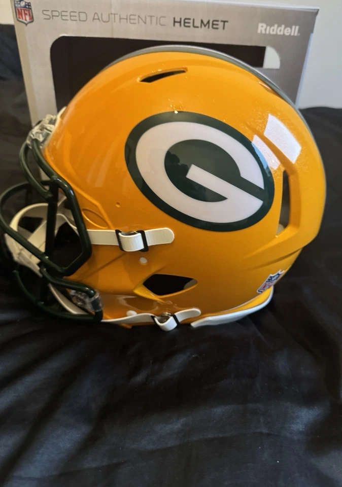 Riddell Speed Authentic Helmet for the Green Bay Packers - Image 1 of 4