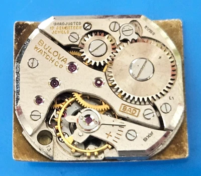 BULOVA 8AD 17J Watch Movement (BALANCE RUNS WHEN ROTATED)  lot725 - Image 1 of 3