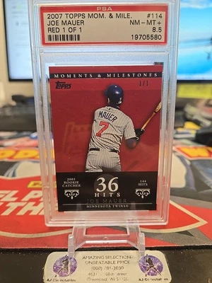 Topps Moments & Milestones 2007 béisbol #114 Joe Mauer - rojo 1/1 PSA 8,5 (EM) Foto 1 de 3