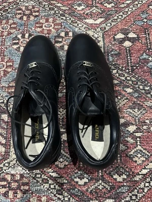 Nuevos zapatos de trabajo/golf Mizuno de cuero negro para hombre, 9,5 de ancho Foto 1 de 4