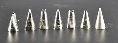 Wilton Cake Decorating Tips / Nozzles Vintage Made in Korea Set of 7 Assorted D9 - Image 1 of 3