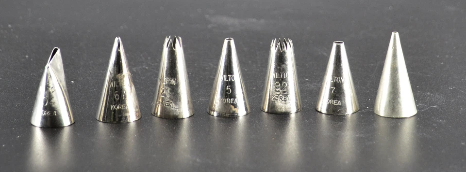 Juego de 7 puntas/boquillas para decoración de pasteles Wilton vintage hechas en Corea surtidas D9 Foto 1 de 3