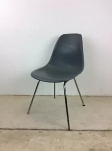 Mid Century Style Gray Shell Chair by Eames for Herman Miller - Picture 1 of 17