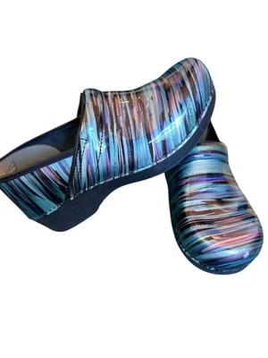 Zueco para mujer Dansko verde azulado negro a rayas talla EU 41 ropa de trabajo médico profesional Foto 1 de 4