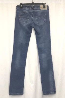 Pantalones de mezclilla Bershka para mujer lavado medio auténtico lavado a la piedra buen estado Foto 1 de 4