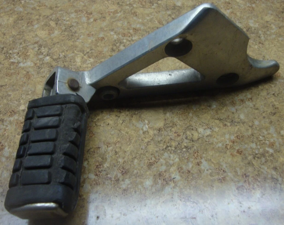 Honda Shadow VT500C VT 500 C VT500 1986 reposapiés trasero derecho pasajero reposapiés I9 Foto 1 de 1