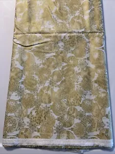 A Festive Season Cotton Christmas Jackie Robinson Benartex Gold Glitter 2 Yards - Picture 1 of 3