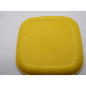 Vintage Tupperware Square Plate Tray Dish Yellow Retro Serving Made in USA - Picture 1 of 3