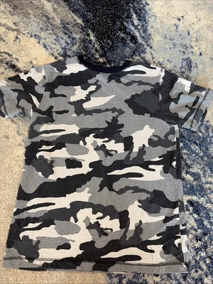Old Navy Boy's Short Sleeve Camo Shirt XL 14-16 - Image 1 of 3