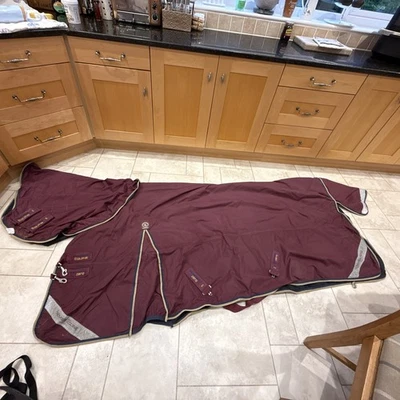 Premiere Equine Buster Turnout Rug 6’9 0gm Burgundy Horse Rug - Image 1 of 4