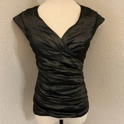 Nuevo con etiquetas Top Metálico Negro Cuello en V Cremallera Trasera Para Mujer S Whimsigoth Nicole Miller EE. UU. Foto 1 de 4