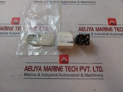 Telemecanique ZB2-BZ103,ZB2-BE101 Contact Blocks W/ Mounting Base 400V - Image 1 of 4