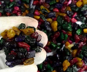 Natural Emerald, Ruby & Sapphire Gemstone Rough Lot 2-3 mm - Picture 1 of 7