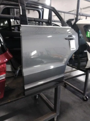 Used Rear Left Door Assembly Rear Side fits: 2016 Audi Q3 electric Rear Left Gra Foto 1 de 4