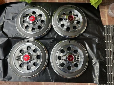 Nuevo de Lote Antiguo 1964 1965 Buick Skylark Cubiertas de Rueda Especiales con Hilanderos Foto 1 de 4