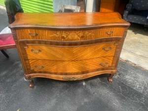 Antique Mahogany And Satinwood Chest of Drawers. - Picture 1 of 5