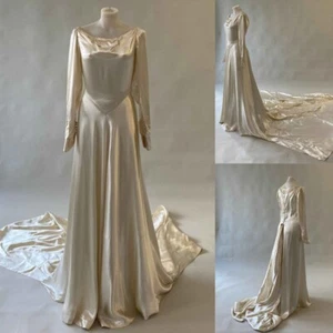 Vintage Champagne Long Sleeves Wedding Dresses Scoop Neck A Line Bridal Gowns - Picture 1 of 9